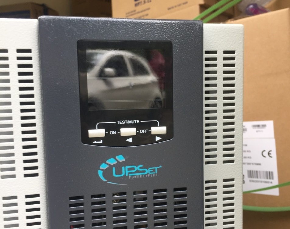 UPS Công Suất Lớn 100kVA – 800kVA Phù Hợp Cho Những Hệ Thống Nào?