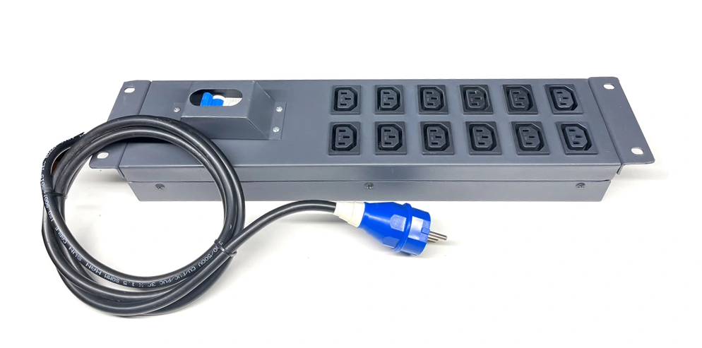 Thanh nguồn PDU 6 ổ cắm 3 chân - lắp tủ Rack Thanh nguồn PDU 6 ổ cắm 3 chân - lắp tủ Rack