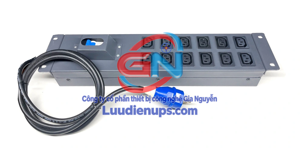 Thanh nguồn PDU 6 ổ cắm 3 chân - lắp tủ Rack Thanh nguồn PDU 6 ổ cắm 3 chân - lắp tủ Rack