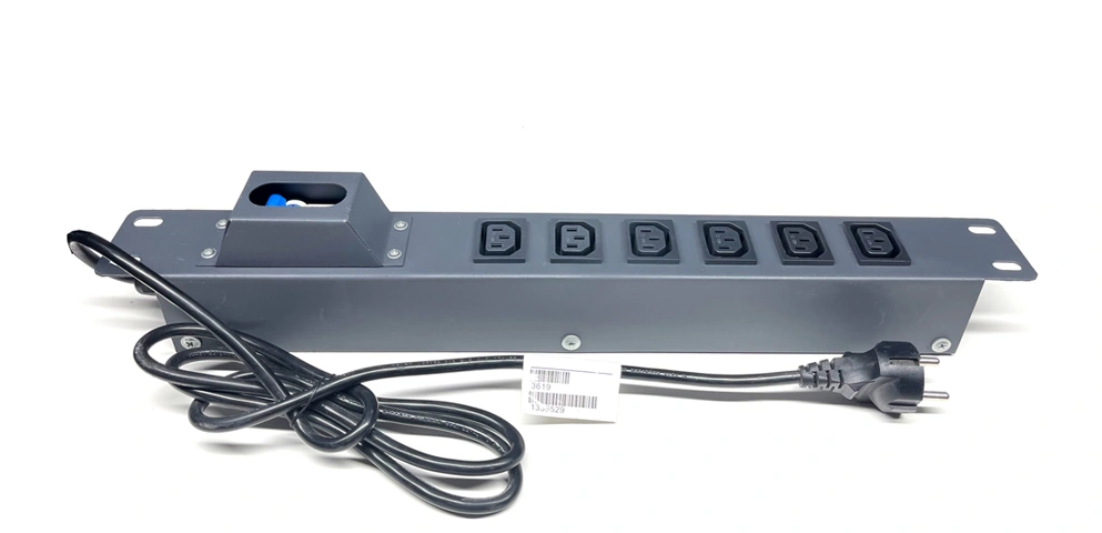 Thanh nguồn PDU 6 ổ cắm 3 chân - lắp tủ Rack Thanh nguồn PDU 6 ổ cắm 3 chân - lắp tủ Rack