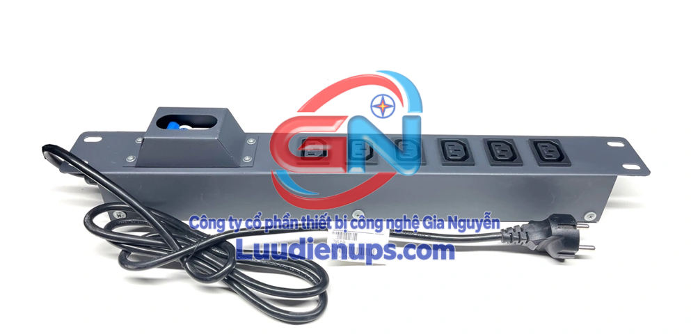 Thanh nguồn PDU 6 ổ cắm 3 chân - lắp tủ Rack Thanh nguồn PDU 6 ổ cắm 3 chân - lắp tủ Rack
